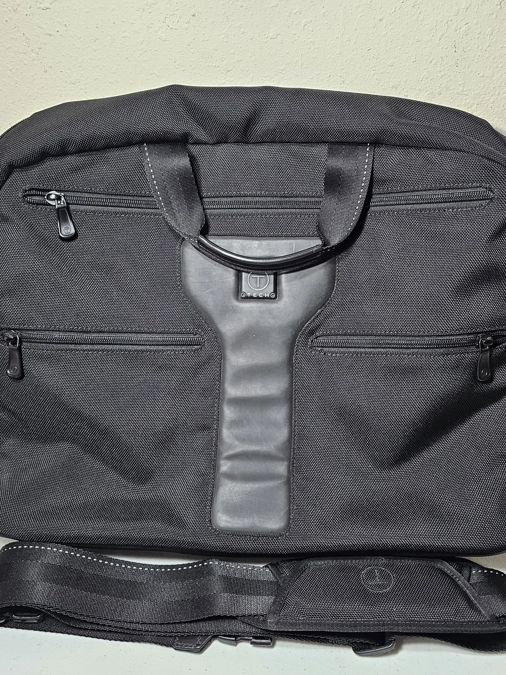 Tumi Tech Ballistic Nylon Computer Travel Messenger Shoulder Bag Black 57117D